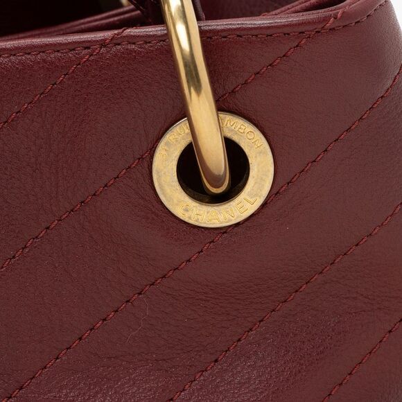 Chanel Chevron Calfskin Python Chic Small Shopping Tote - Picture 14 of 16